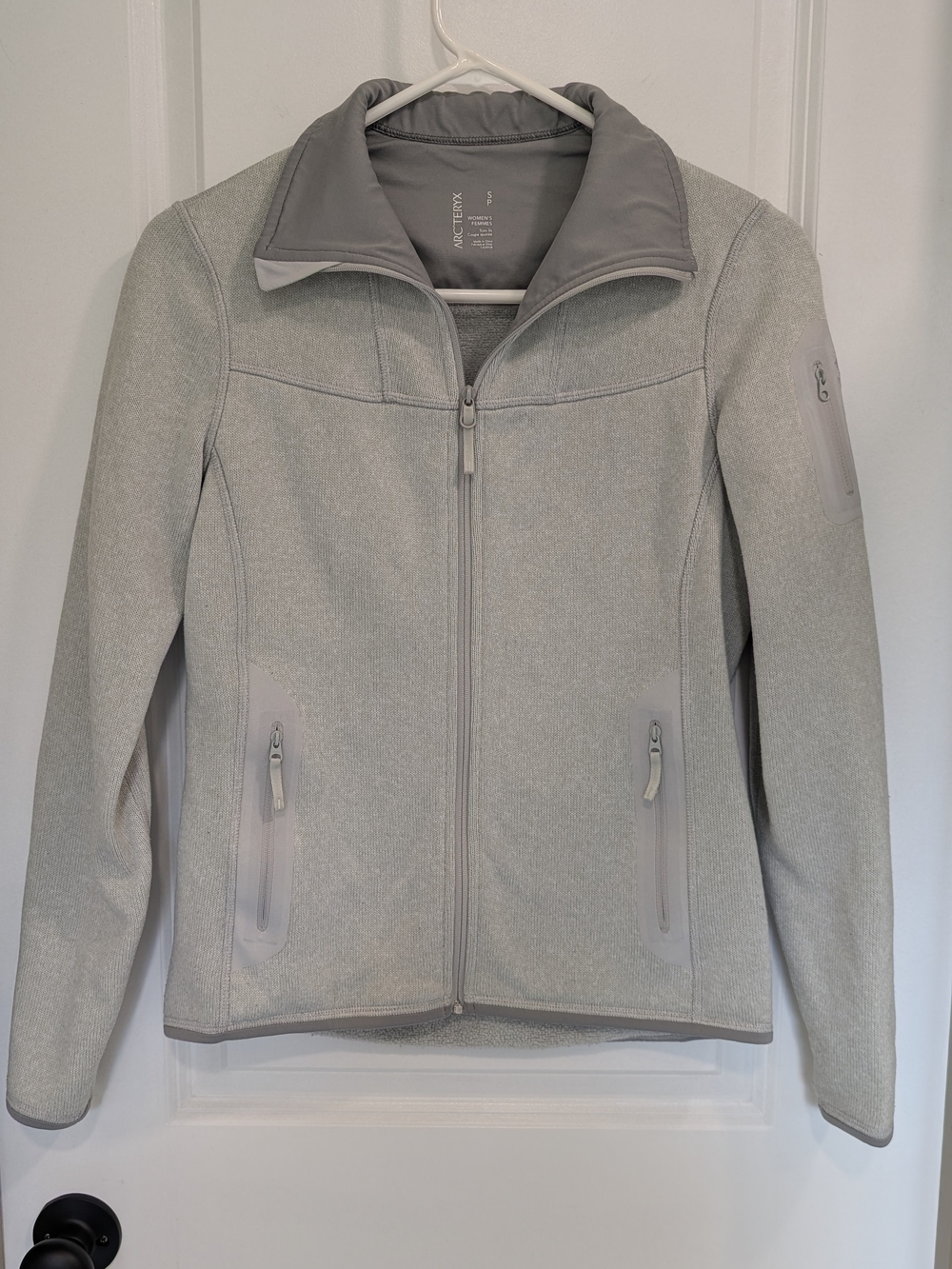 Arc'teryx Women's Light Gray Full-Zip Jacket